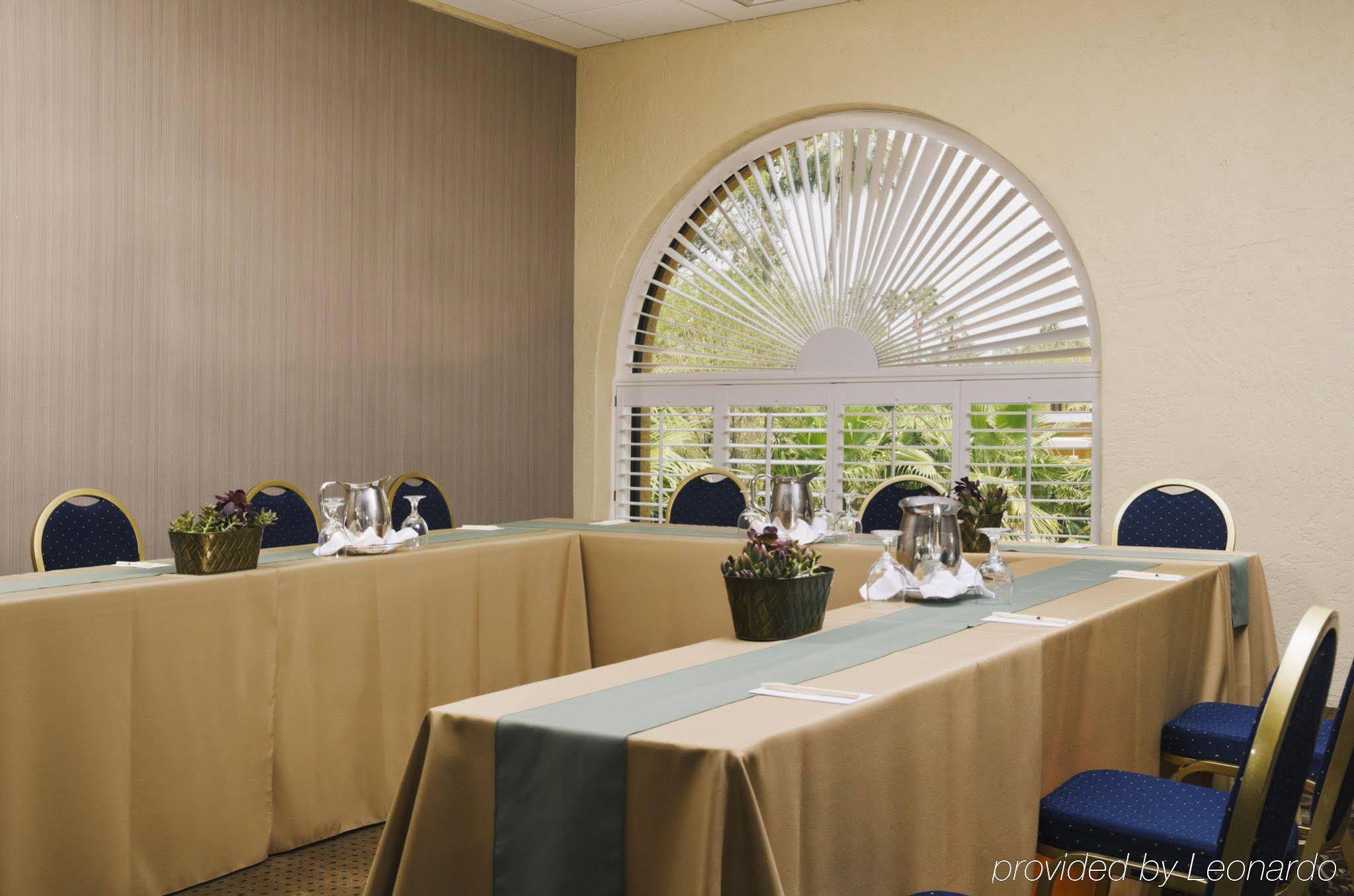Doubletree By Hilton Tucson-Reid Park Hotel Екстериор снимка