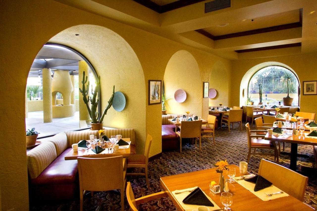 Doubletree By Hilton Tucson-Reid Park Hotel Екстериор снимка