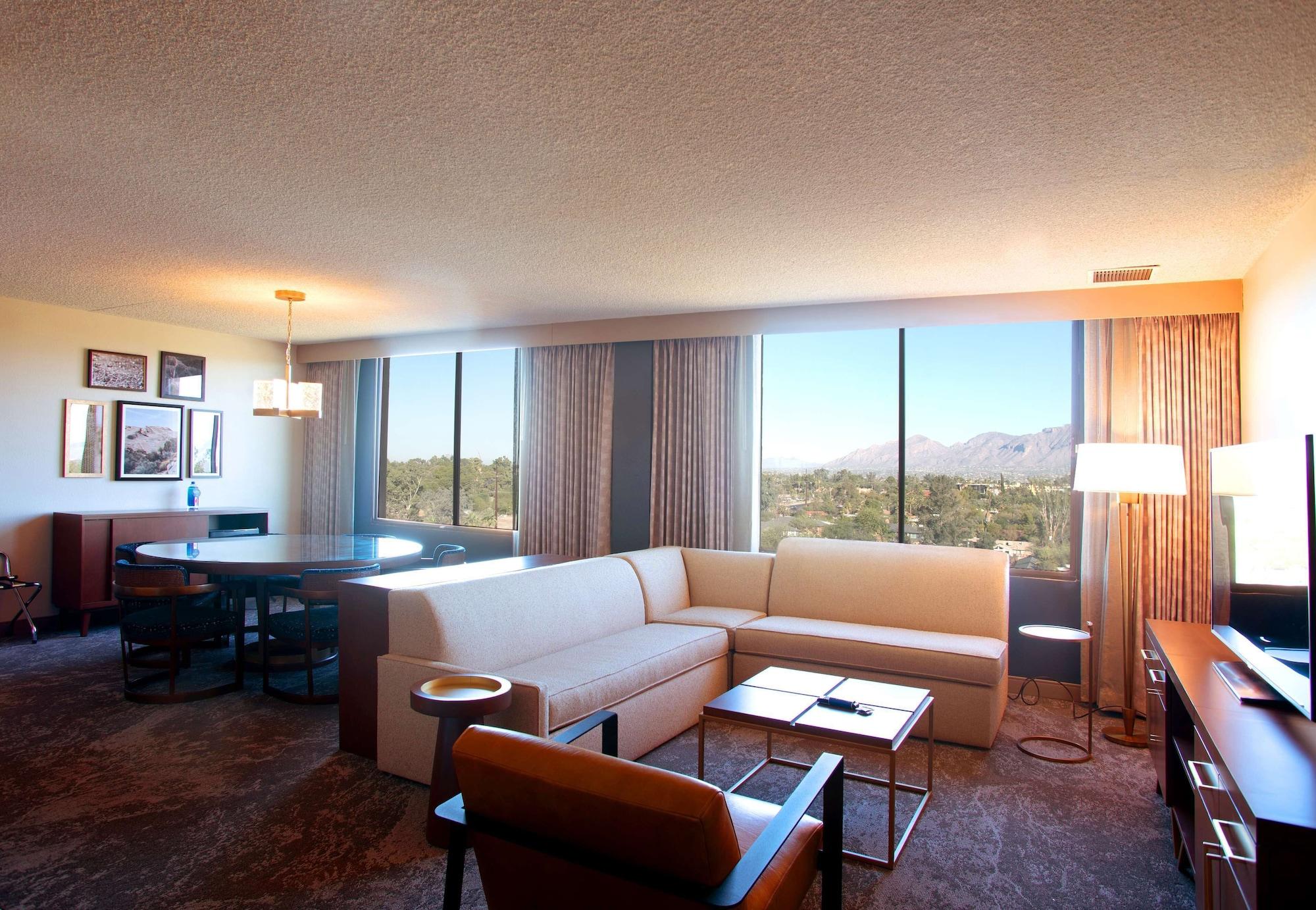 Doubletree By Hilton Tucson-Reid Park Hotel Екстериор снимка