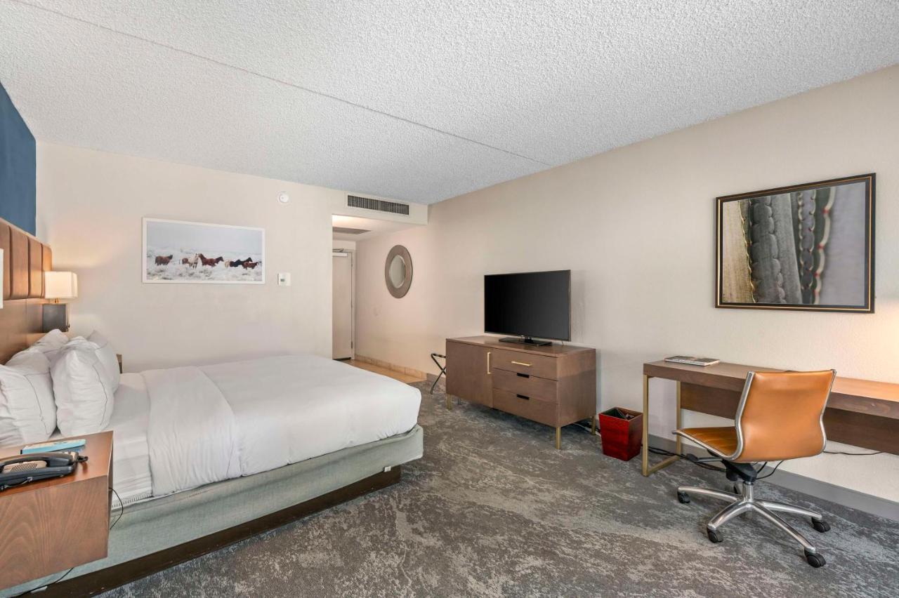 Doubletree By Hilton Tucson-Reid Park Hotel Екстериор снимка