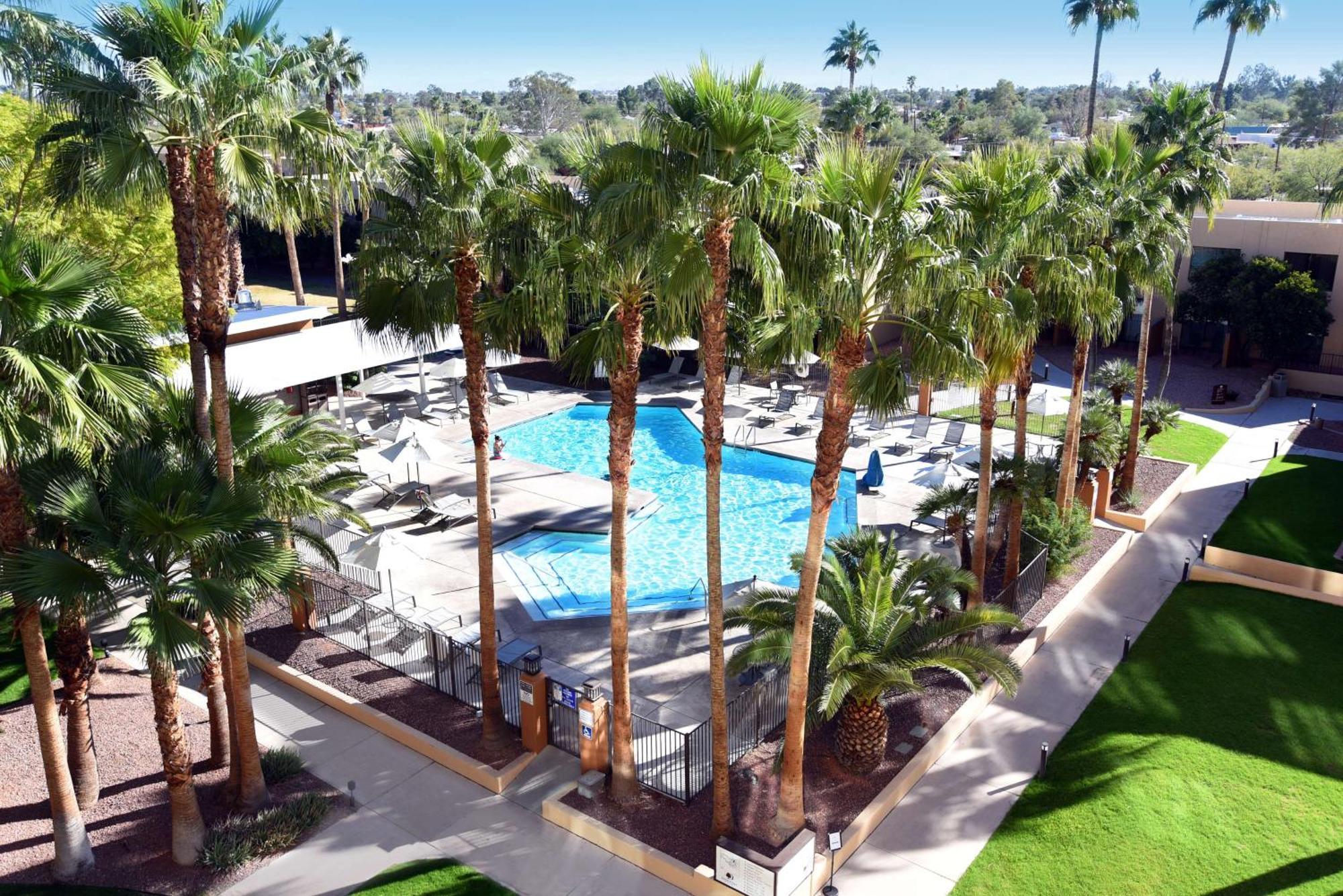 Doubletree By Hilton Tucson-Reid Park Hotel Екстериор снимка