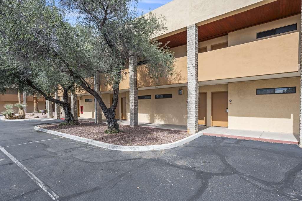 Doubletree By Hilton Tucson-Reid Park Hotel Екстериор снимка